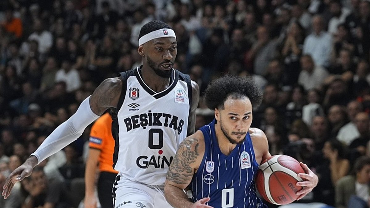 Zirvenin tek sahibi Kara Kartal