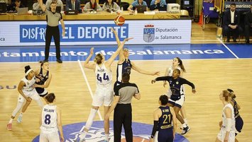 Sarı melekler yarı finalde!
