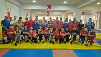 Sivaslı pehlivanlar şampiyonaya hazır!