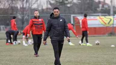 Mustafa Özer oyuncularına güveniyor