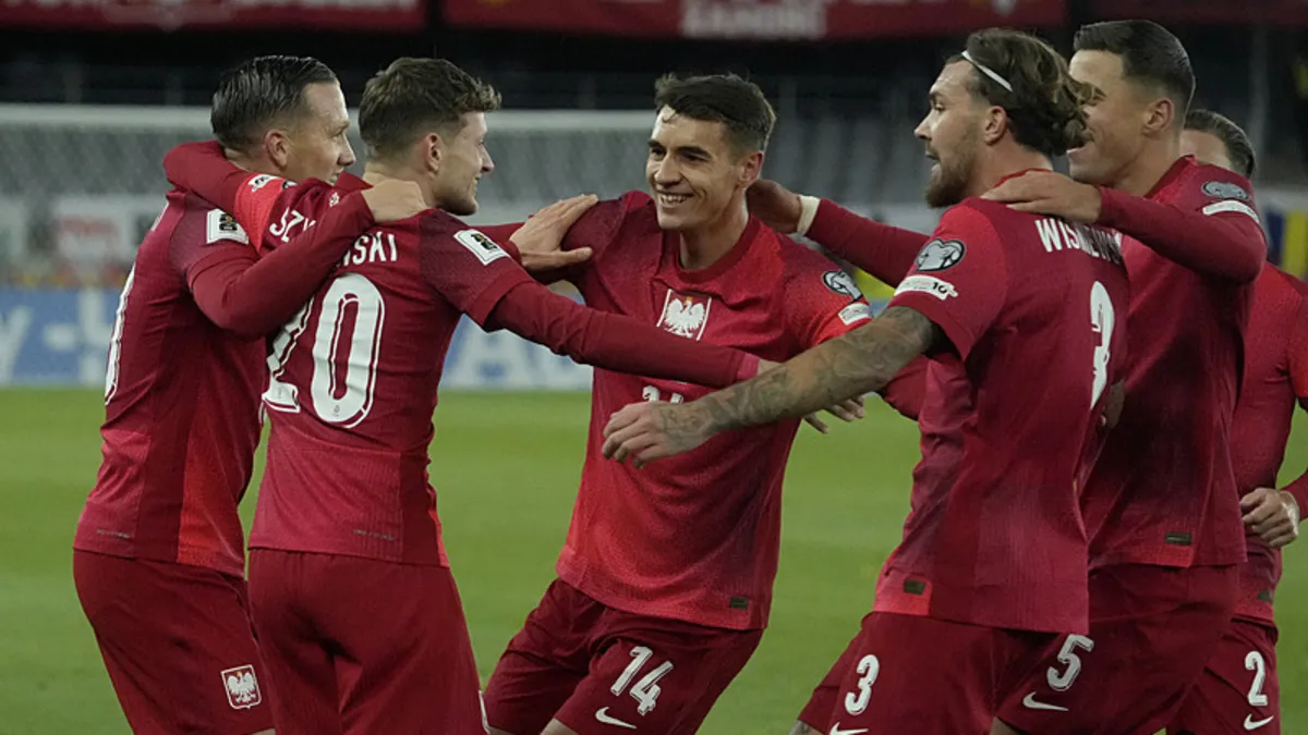 Sebastian Szymanski köşe vuruşundan fileleri sarstı!