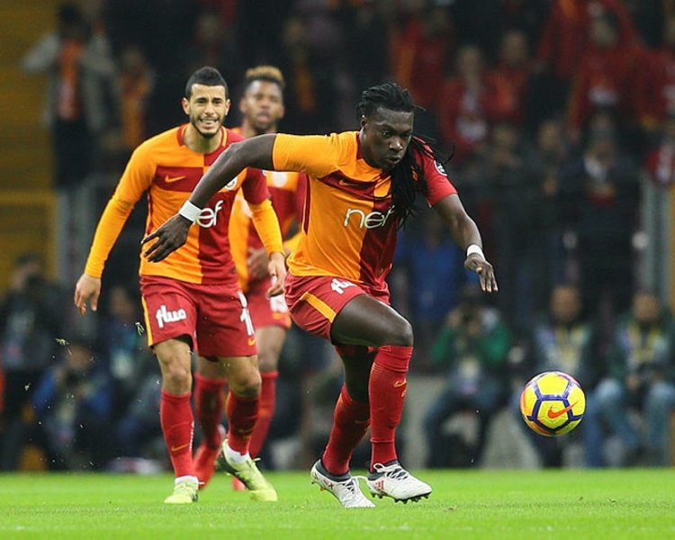 Gomis Feto Cu Hakan Sukur Tuzagina Dusmedi Son Dakika Galatasaray Haberleri Fotomac