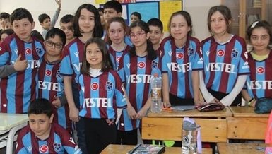 Trabzonspor Asbaşkanı Ertuğrul Doğan’dan öğrencilere 11 bin 461 forma hediye