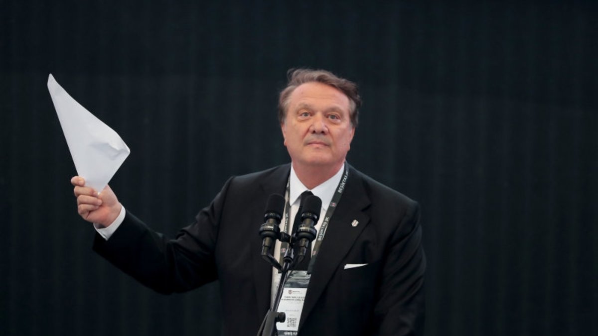 Beşiktaş'tan ses getirecek teknik direktör hamlesi! Arat görüşme gerçekleştirdi Beşiktaş'tan ses getirecek teknik direktör hamlesi! Arat görüşme gerçekleştirdi