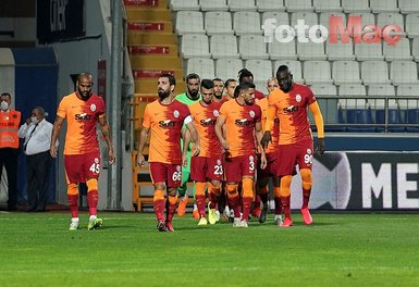 Galatasaray’da plan belli oldu! İki isme 3 ay süre verildi