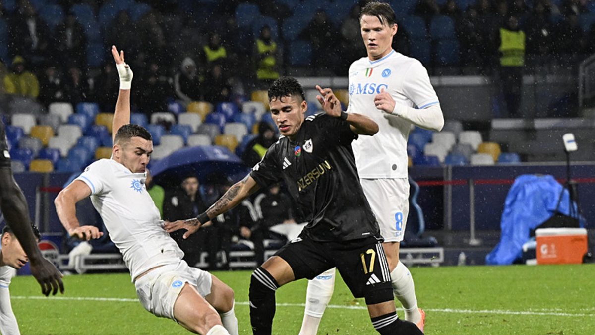 Karabağ, deplasmanda Napoli'ye diş geçiremedi