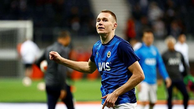 Dev transfer harekatı! Szalai gidiyor 3 yıldız geliyor