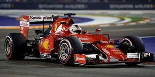 Singapur'un galibi Vettel