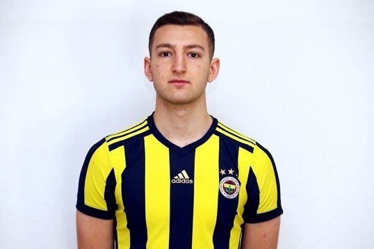Fenerbahçe'nin genç yıldızı Andreas Kilit futbolu bıraktı