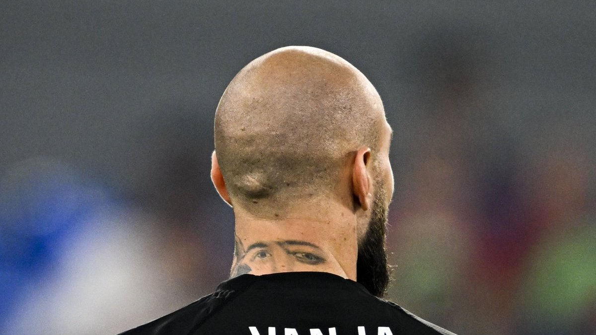 Fenerbahçe'ye transferde Napoli şoku! Livakovic'in yerine gelecekti Fenerbahçe'ye transferde Napoli şoku! Livakovic'in yerine gelecekti