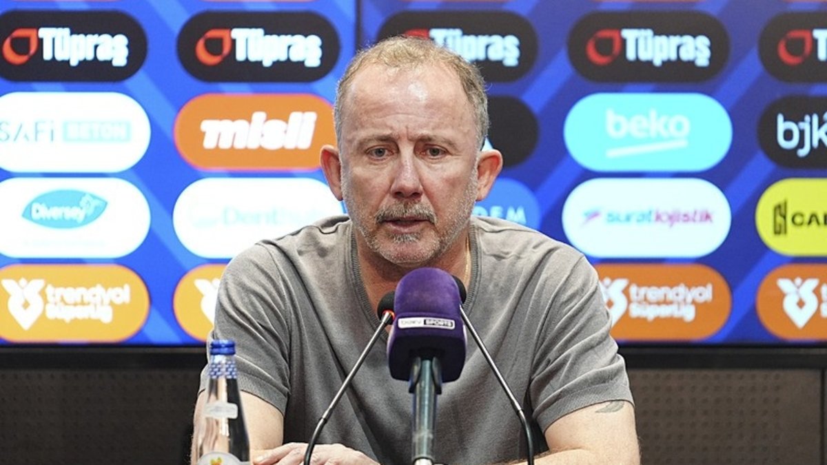 Sergen Yalçın'dan futbolculara gözdağı! Ekim ayında hedefsiz kalırsak... Sergen Yalçın'dan futbolculara gözdağı! Ekim ayında hedefsiz kalırsak...