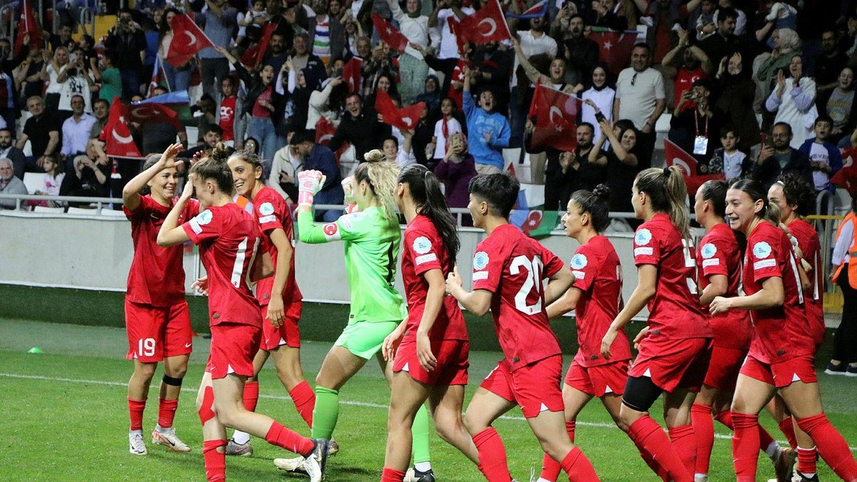 Türkiye 1-0 Azerbaycan (MAÇ SONUCU - ÖZET)