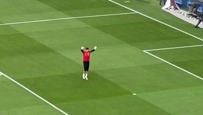 >Altay Bayındır'a sevgi seli!