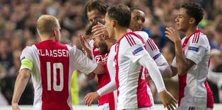 Ajax kayıpsız devam ediyor