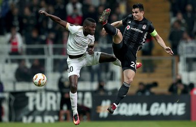 Spor yazarları Beşiktaş - Genk maçını yazdı