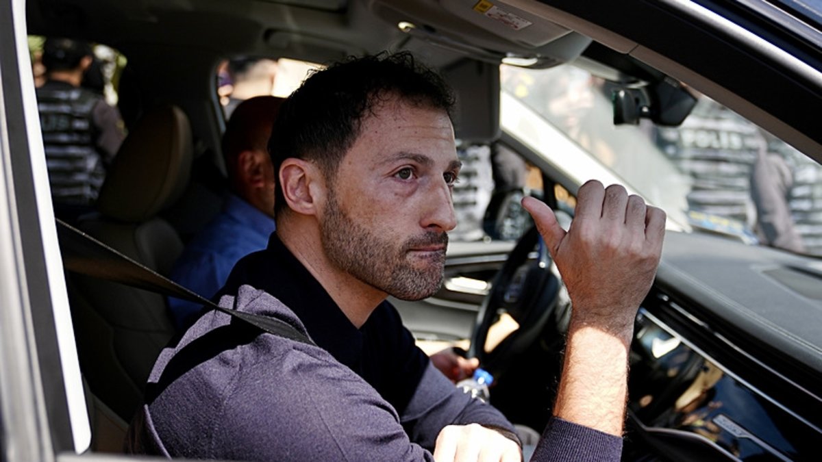 Domenico Tedesco, Fenerbahçe'den Duygusal Veda Anlarıyla Gündemde - Görsel 1