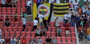 Trabzonspor maçında F.Bahçe bayrağı