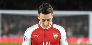 Almanya Mesut Özil için ayakta