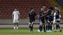 Devlerle yarışıyor