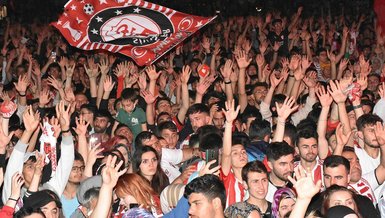 Sivasspor kupa zaferini kutladı!