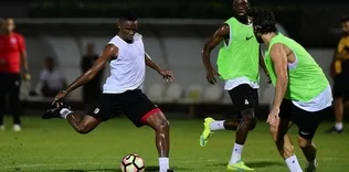 Eto’o takımla çalıştı