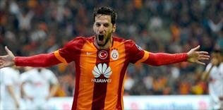 Alnından öpülecek adam