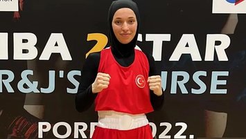 Milli sporcuyu yılan ısırdı