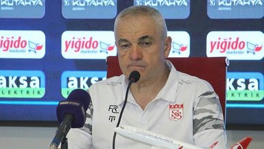 Sivasspor Teknik Direktörü Rıza Çalımbay Karagümrük karşılaşması sonrası açıklamalarda bulundu! "Bizim için transfer bitti"