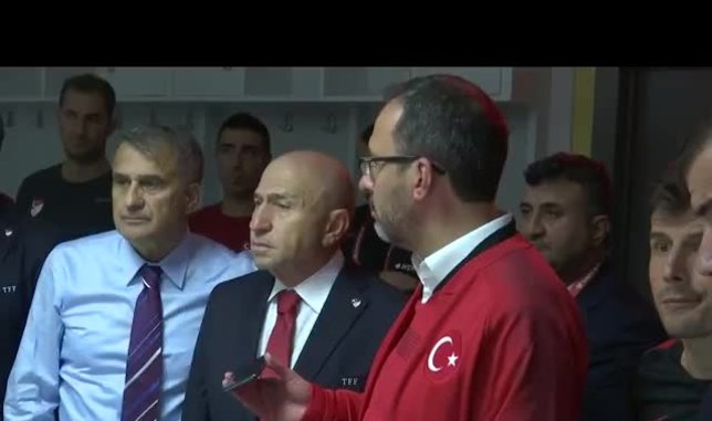 Başkan Recep Tayyip Erdoğan'dan millilere tebrik telefonu