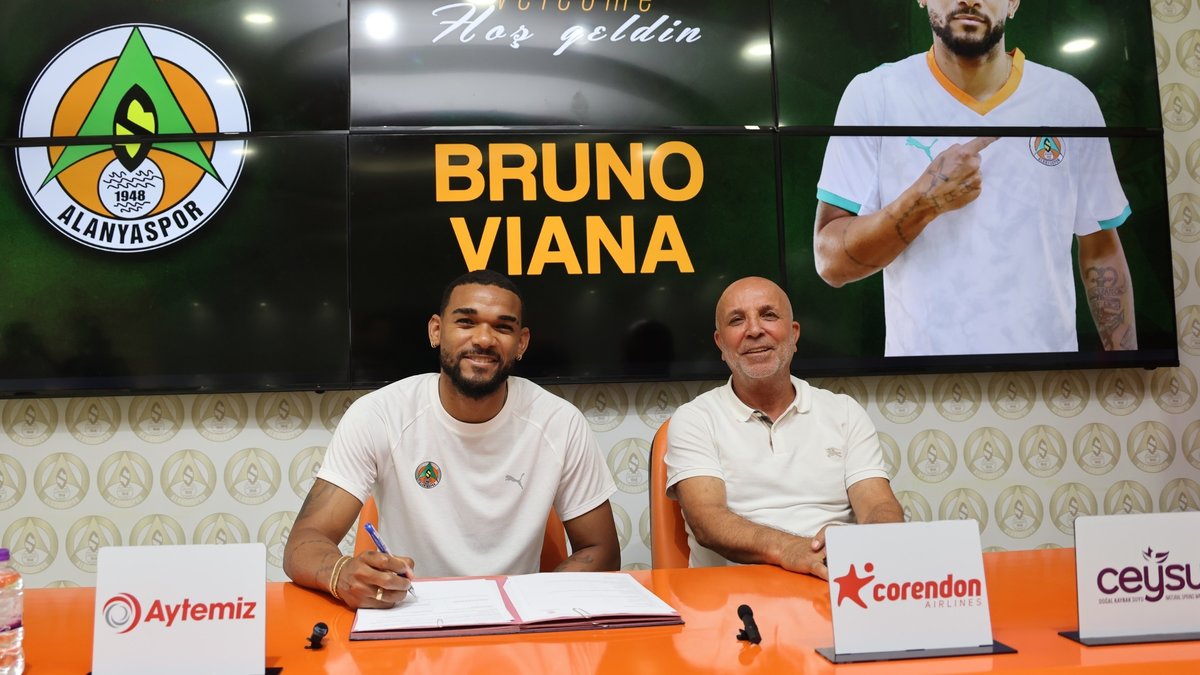 Corendon Alanyaspor'da 4 imza birden!