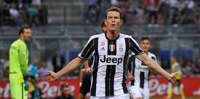 Beşiktaş'ın Lichtsteiner’de rakibi Arsenal