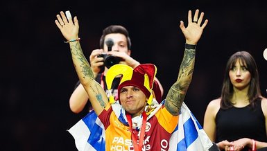 Torreira boş durmuyor