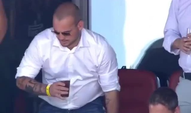 wesley sneijder boyle duyurdu kanser haberini alinca fotomac
