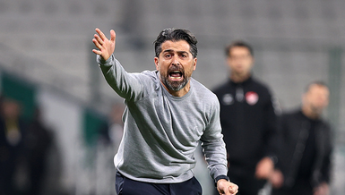 İlhan Palut: Ayağımız yere basmalı