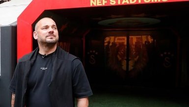 Galatasaray'ın eski yıldızı Wesley Sneijder Nef Stadı'nı ziyaret etti