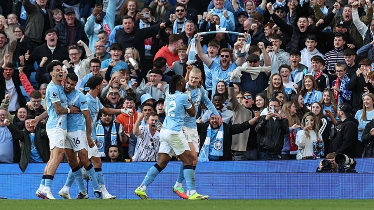 Manchester City, şampiyonluk yolunda Arsenal'ı devirdi!