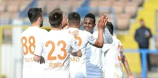 Adanaspor deplasmanda güldü