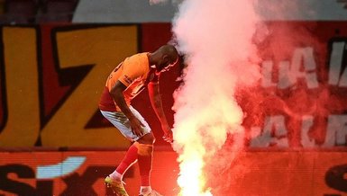 Galatasaray ile Fenerbahçe arasında seyircisiz oynanan derbide sahaya meşale atıldı!