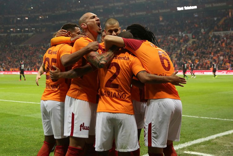 Galatasaray'dan son maça özel forma