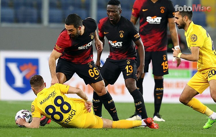 Usta yazardan Ankaragücü-Galatasaray maçındaki kırmızı kart yorumu! "Yüzde yüz..."