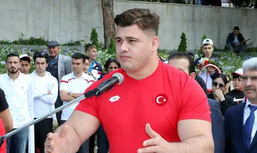 Rıza Kayaalp'ten muhteşem performans