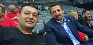 Türkoğlu karşılaşmayı taraftarların içinde takip etti