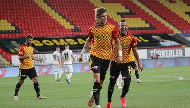 Göztepe'de Atınç Nukan'dan 3 yıllık imza!