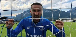 Cenk Tosun baba oldu