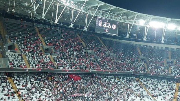 BEŞİKTAŞ HABERLERİ | Taraftarlardan yönetime istifa çağrısı!