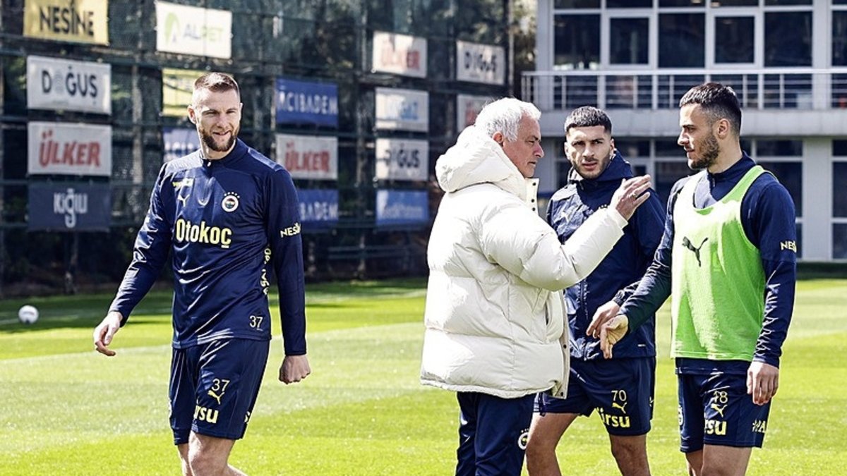 Kostic yine kadro dışı Kostic yine kadro dışı