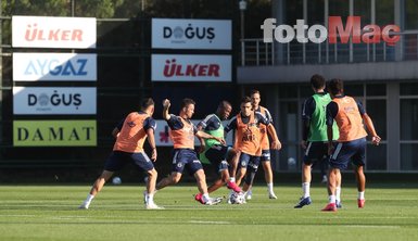 Fenerbahçe’de ayrılıklar gerçekleşiyor! Ozan Tufan ile birlikte 13 isim daha...