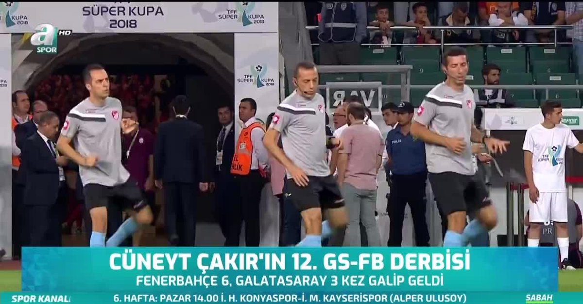 Cuneyt Cakir In 12 Galatasaray Fenerbahce Derbisi Videosunu Izle Fotomac Tv