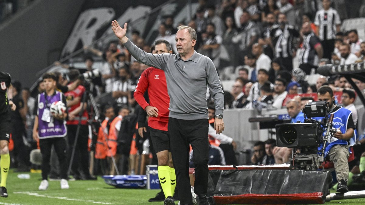 Beşiktaş İzmir'de seri peşinde! İşte Sergen Yalçın'ın Göztepe maçı 11'i