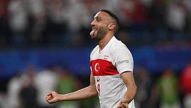 Hakan Çalhanoğlu ve Cenk Tosun fişi çekti